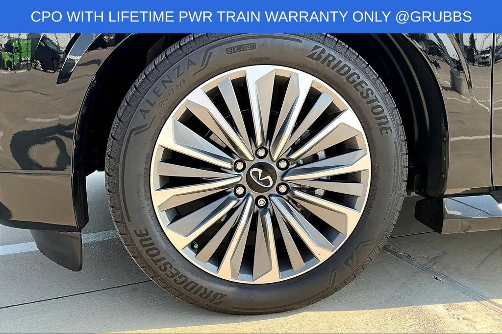 2025 INFINITI QX80 LUXE