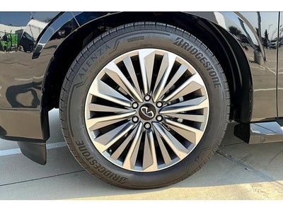 2025 INFINITI QX80 LUXE