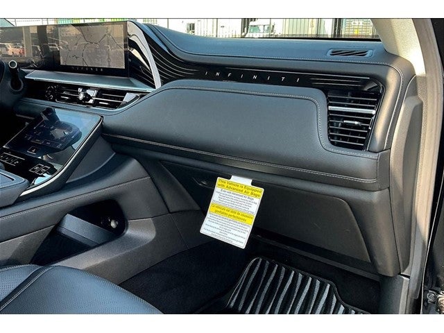 2025 INFINITI QX80 LUXE