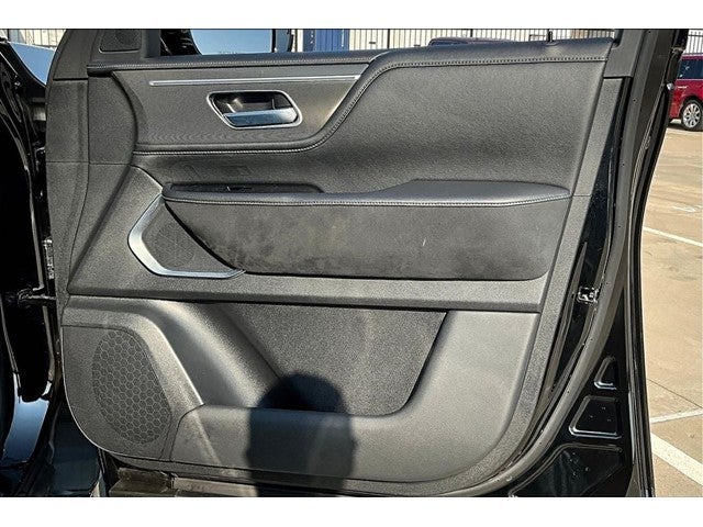 2025 INFINITI QX80 LUXE