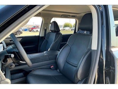 2025 INFINITI QX80 LUXE