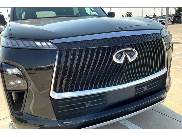 2025 INFINITI QX80 LUXE