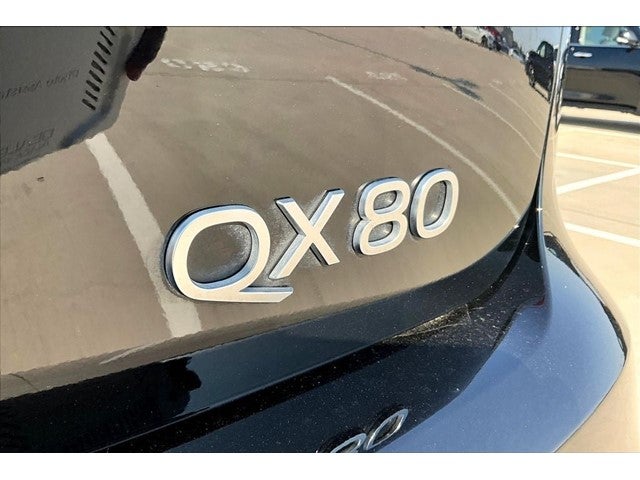 2025 INFINITI QX80 LUXE