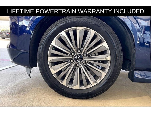 2025 INFINITI QX80 LUXE