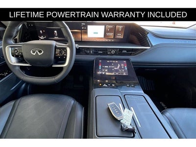 2025 INFINITI QX80 LUXE