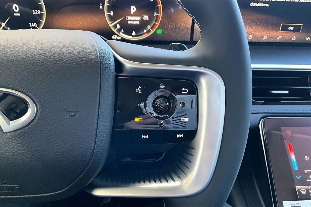 2026 INFINITI QX80 LUXE