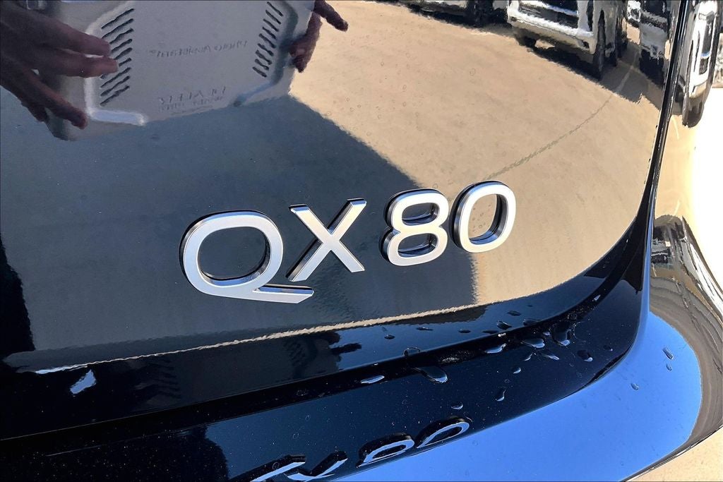 2026 INFINITI QX80 LUXE