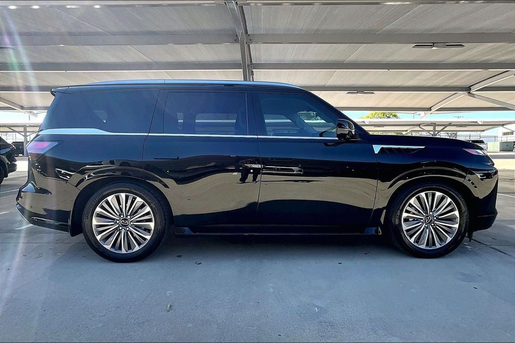 2026 INFINITI QX80 LUXE