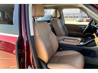 2025 INFINITI QX80 LUXE