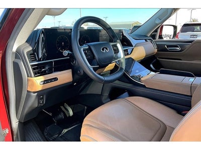 2025 INFINITI QX80 LUXE