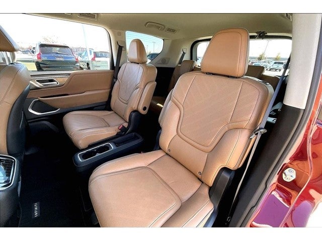 2025 INFINITI QX80 LUXE