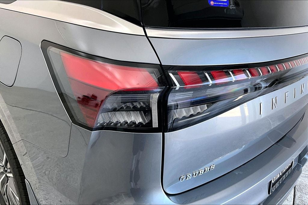 2027 INFINITI QX80 LUXE