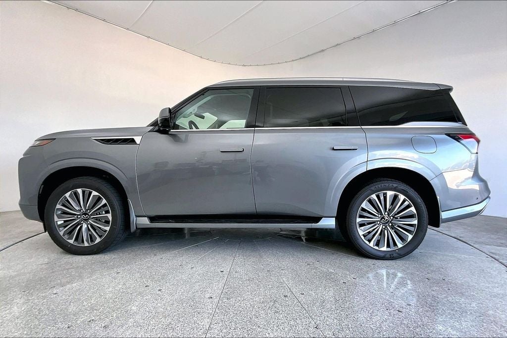 2027 INFINITI QX80 LUXE
