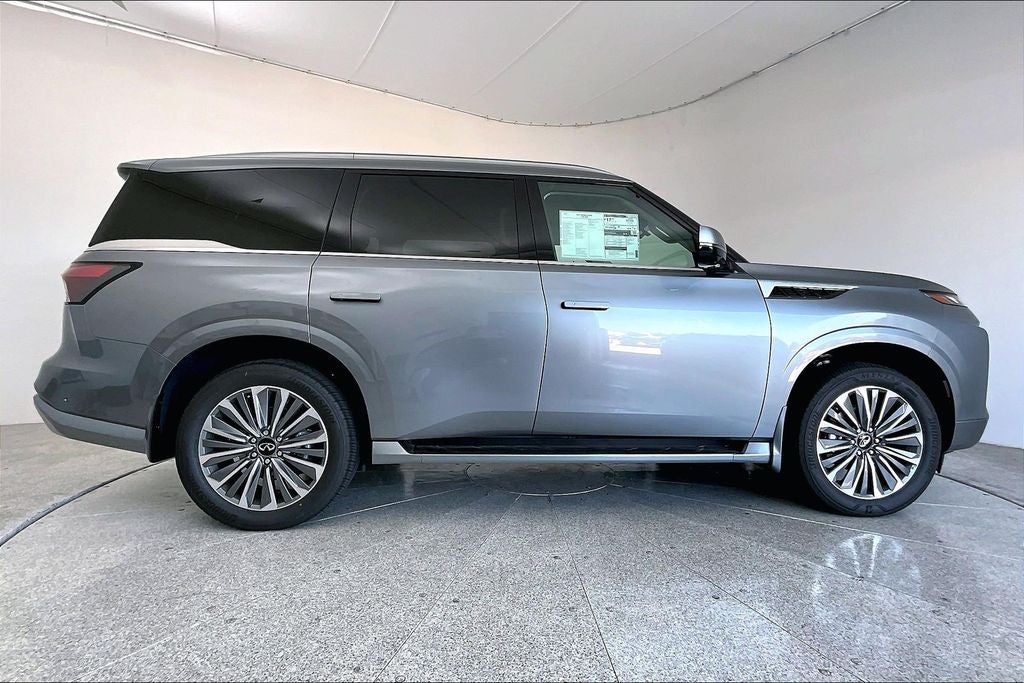 2027 INFINITI QX80 LUXE