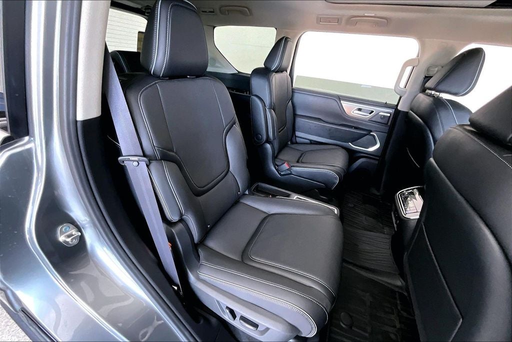 2027 INFINITI QX80 LUXE
