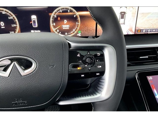 2027 INFINITI QX80 LUXE