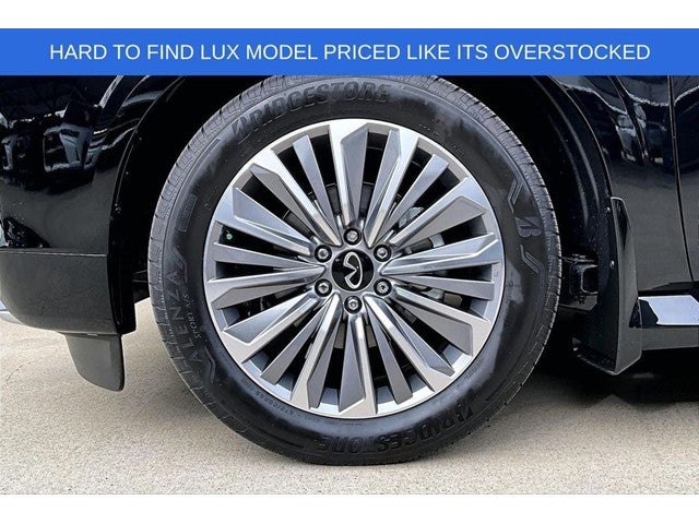 2026 INFINITI QX80 LUXE