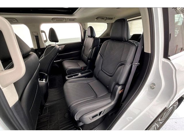 2027 INFINITI QX80 LUXE