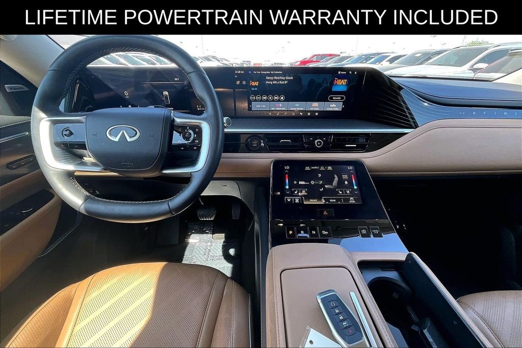 2025 INFINITI QX80 LUXE