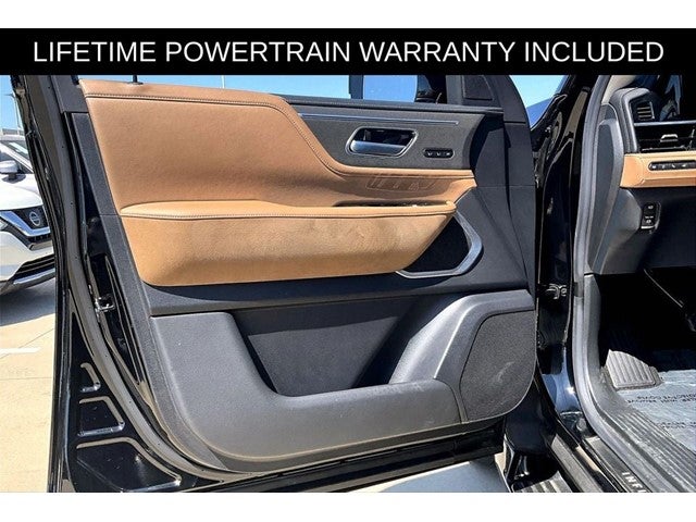 2025 INFINITI QX80 LUXE