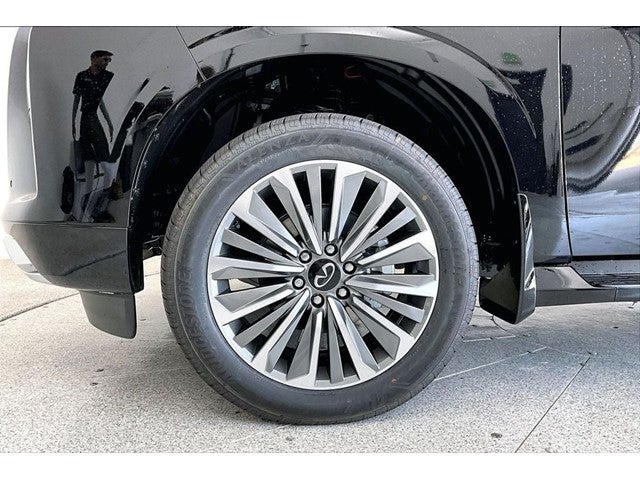 2027 INFINITI QX80 LUXE