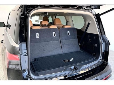 2027 INFINITI QX80 LUXE