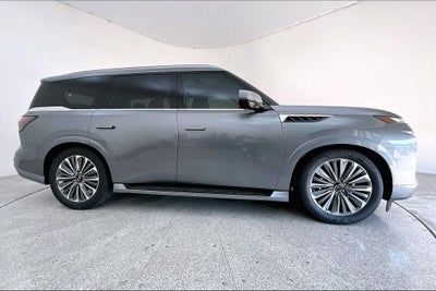 2026 INFINITI QX80 LUXE