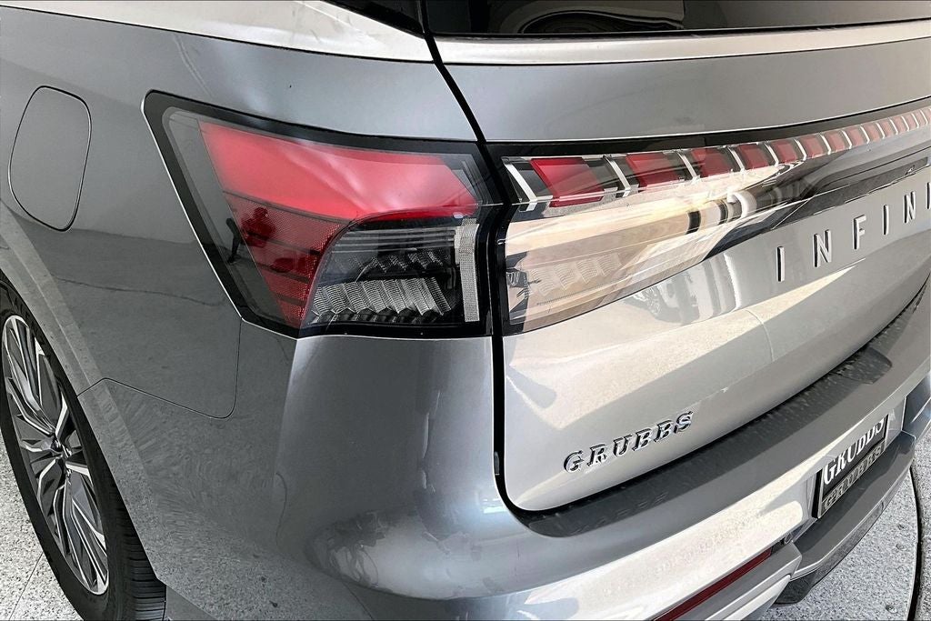 2026 INFINITI QX80 LUXE