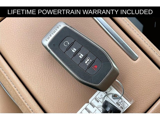 2025 INFINITI QX80 LUXE