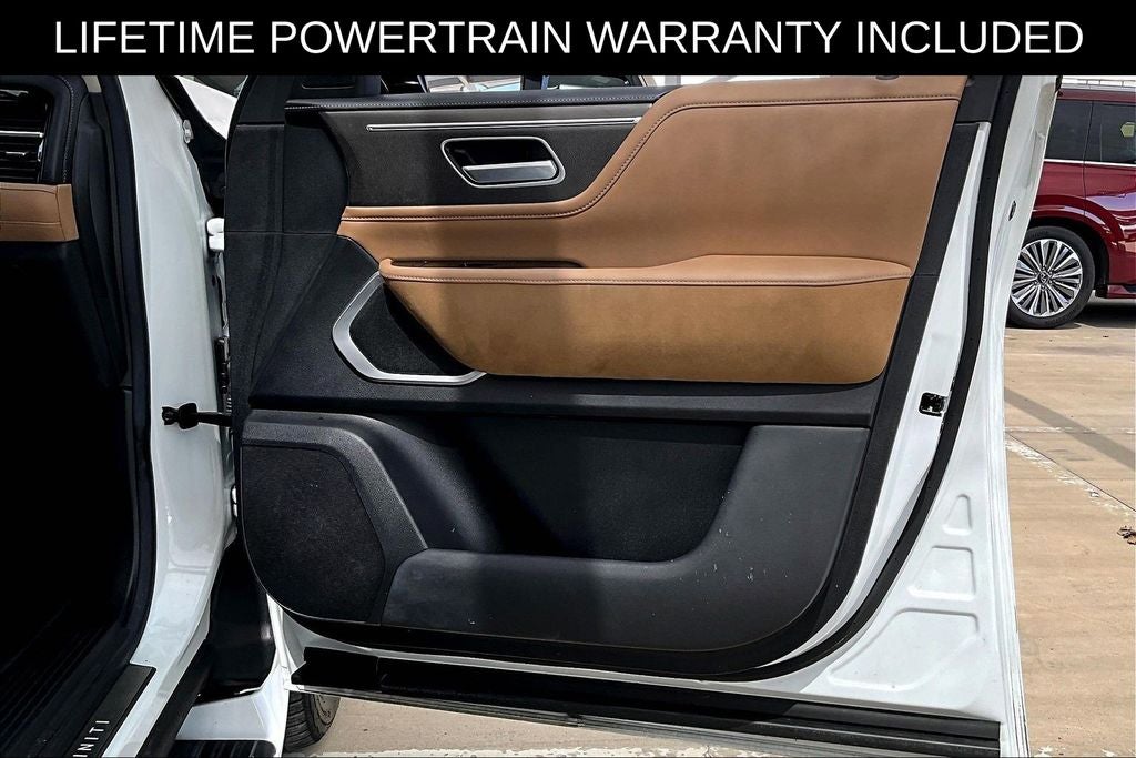 2025 INFINITI QX80 LUXE