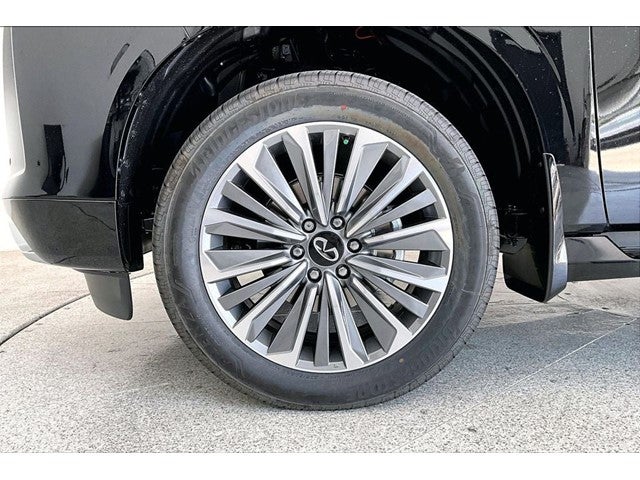 2027 INFINITI QX80 LUXE