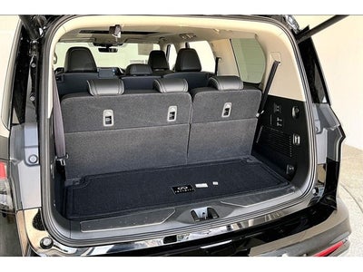 2027 INFINITI QX80 LUXE