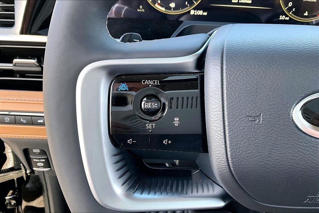2026 INFINITI QX80 LUXE