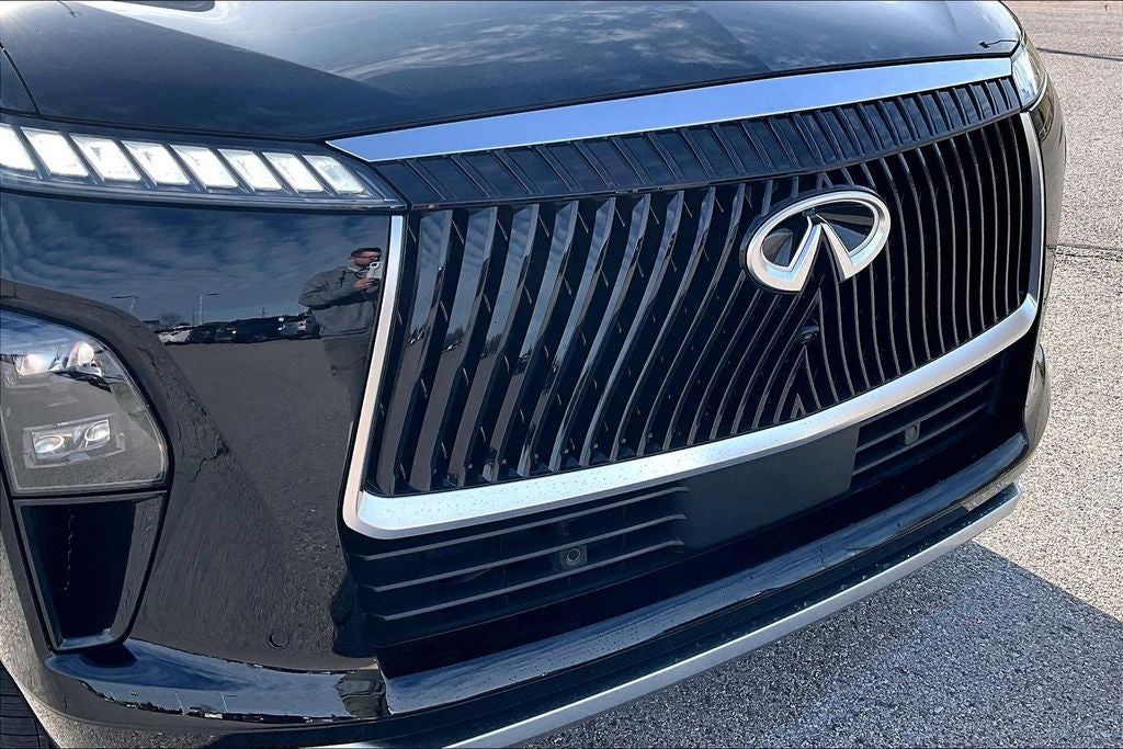 2026 INFINITI QX80 LUXE