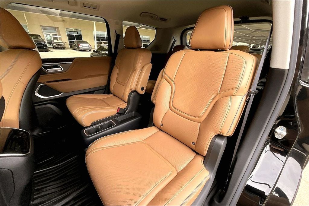 2026 INFINITI QX80 LUXE