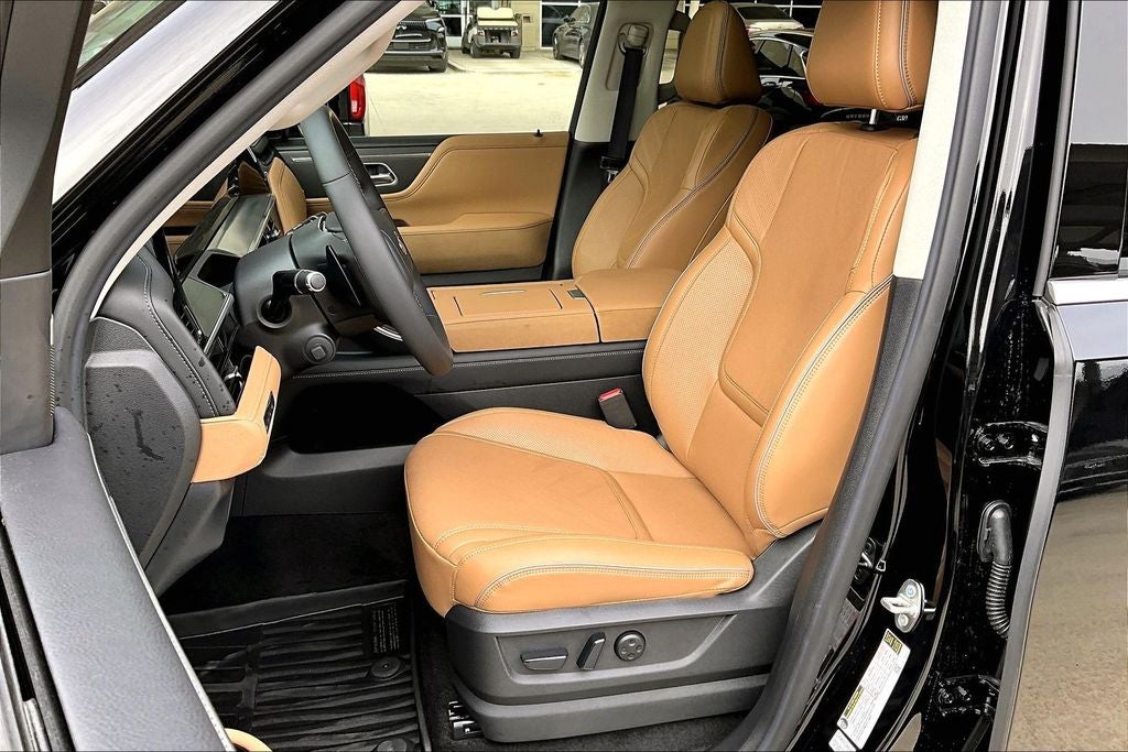 2026 INFINITI QX80 LUXE