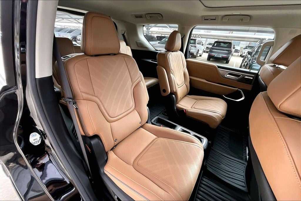 2026 INFINITI QX80 LUXE