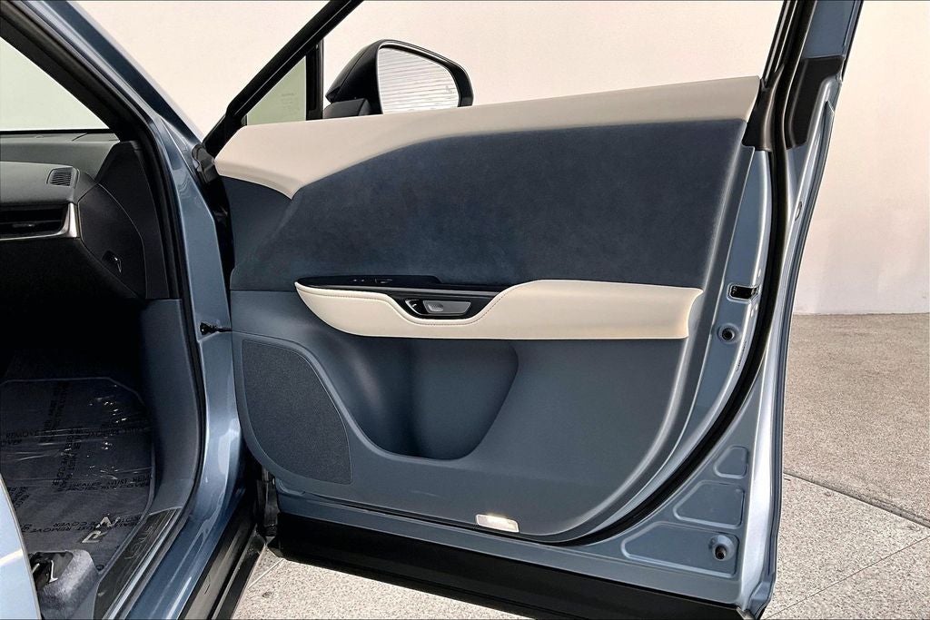 2023 Lexus RZ 450e Luxury