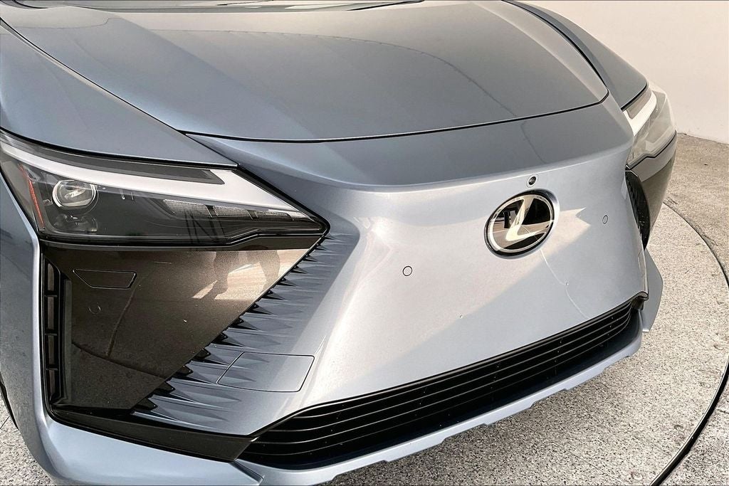 2023 Lexus RZ 450e Luxury