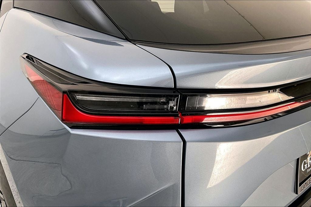 2023 Lexus RZ 450e Luxury