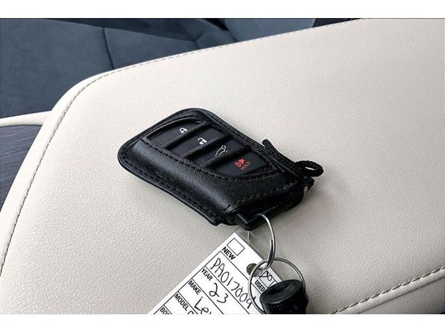 2023 Lexus RZ 450e Luxury