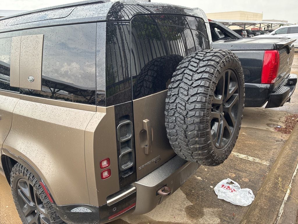 2023 Land Rover Defender 110 X-Dynamic SE