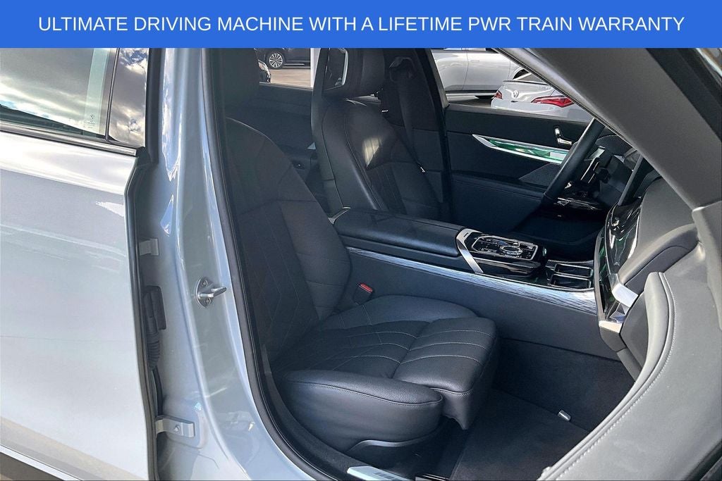 2025 BMW 7 Series 740i