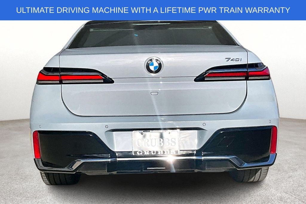 2025 BMW 7 Series 740i