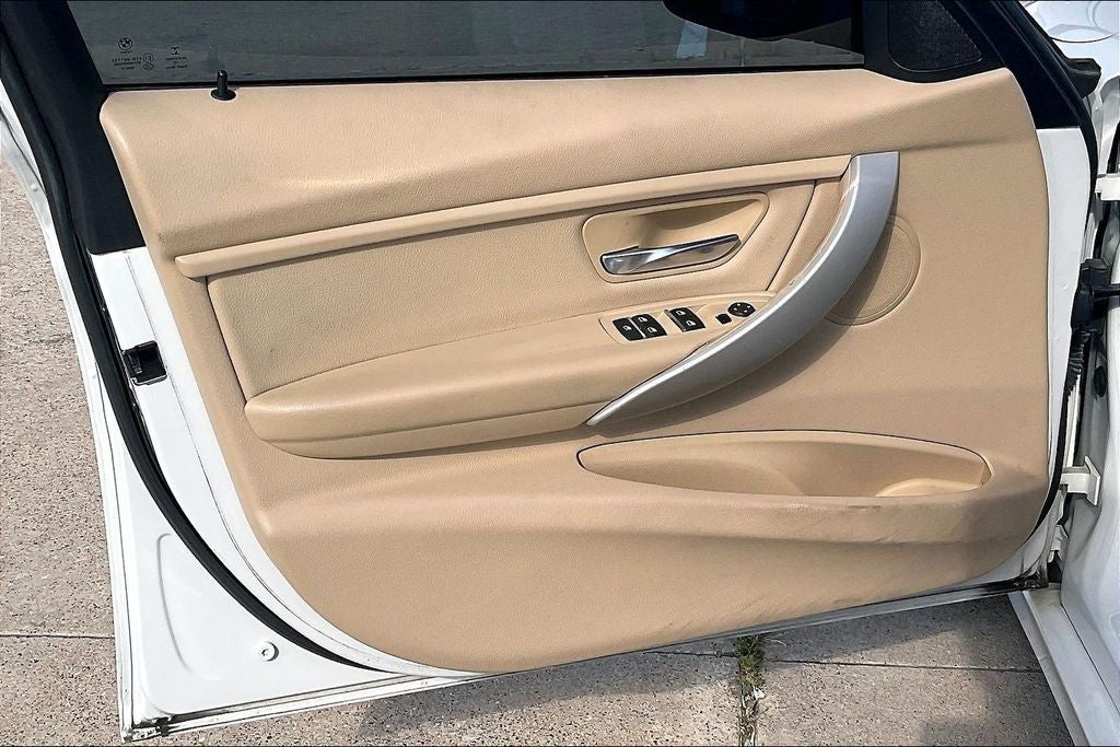 2016 BMW 3 Series 320i