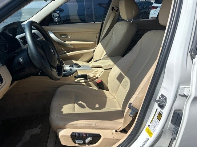 2016 BMW 3 Series 320i