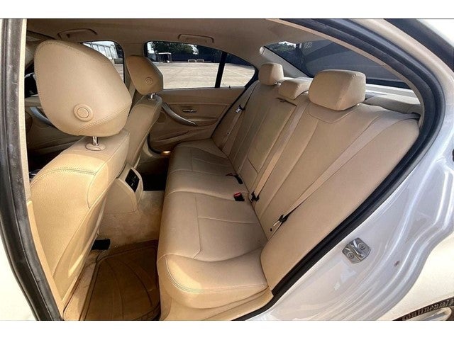2016 BMW 3 Series 320i
