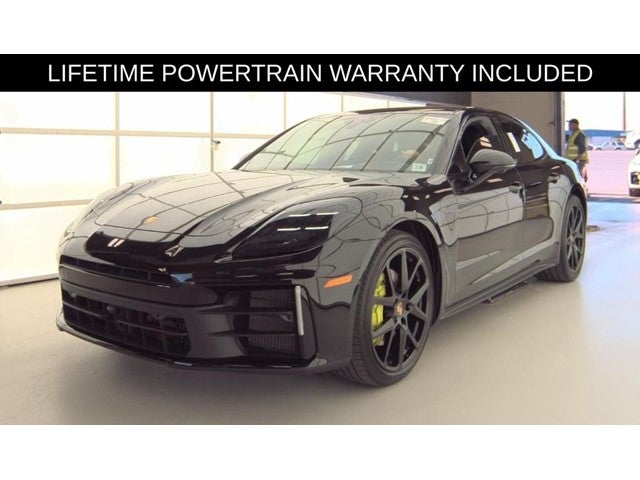 2025 Porsche Panamera 4