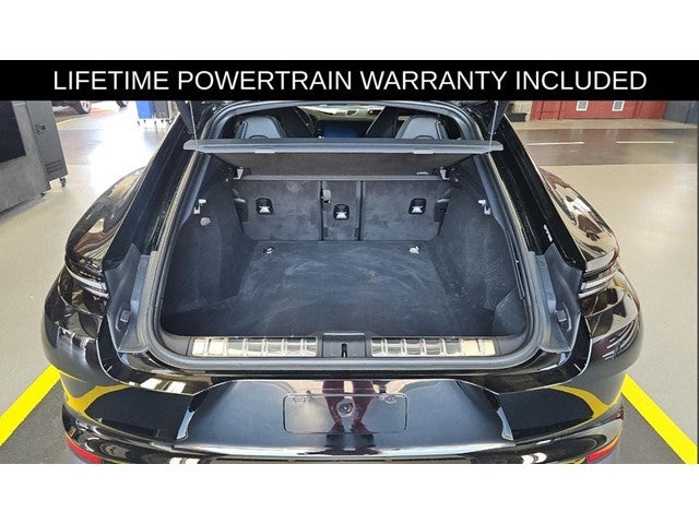 2025 Porsche Panamera 4
