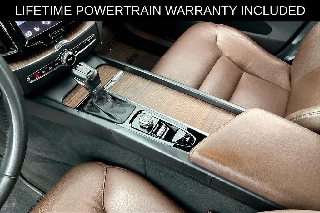 2021 Volvo XC60 T5 Momentum